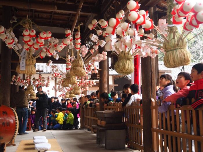 木津川市　相楽神社　餅花